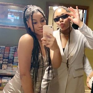 Meet your Posher, Ledaezia